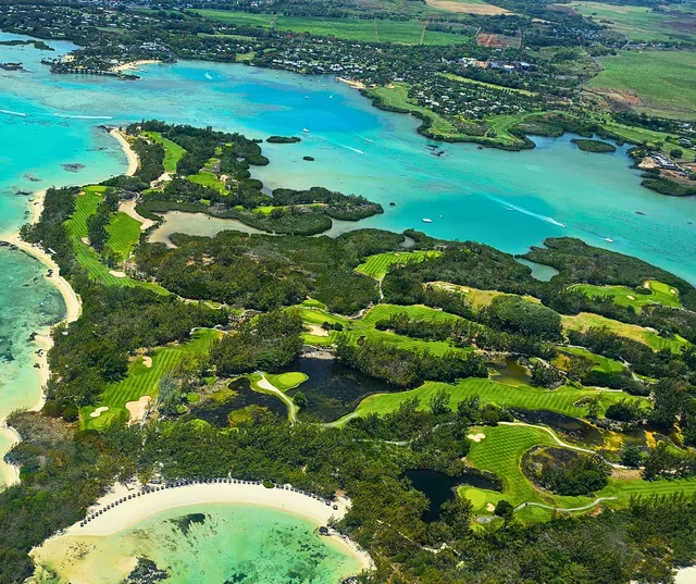 Île aux Cerfs lagoon and golf course seen from the sky